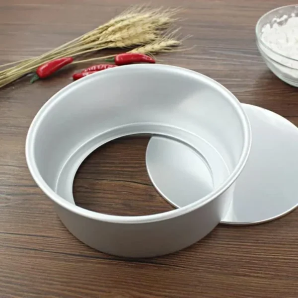 Cheese cake tin with loose bottom